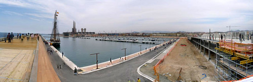 Vista general del port de Badalona