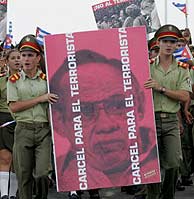 Cubanos se manifiestan contra Carriles